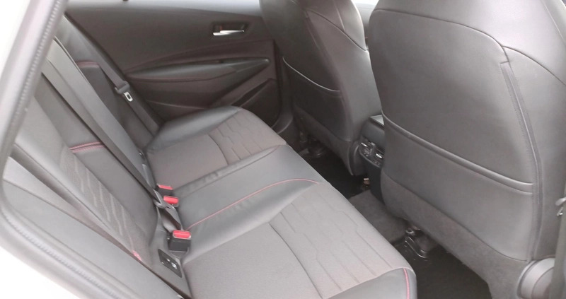 Toyota Corolla cena 92900 przebieg: 128800, rok produkcji 2019 z Serock małe 121